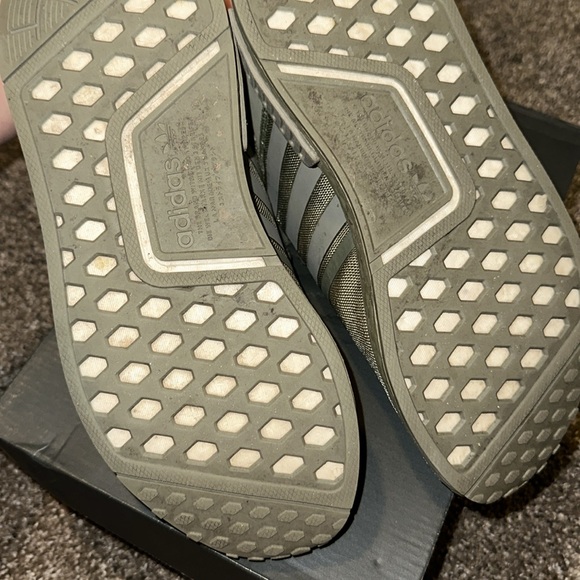 Gently used Adidas shoes - Picture 3 of 3